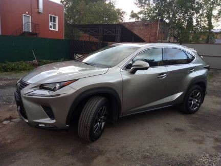 Lexus 200